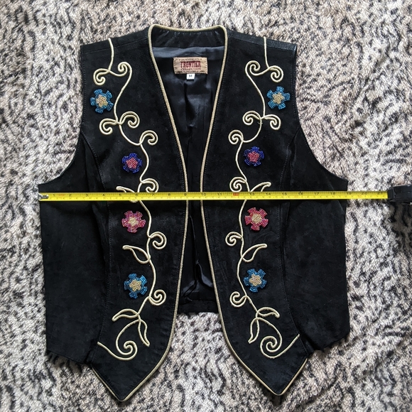 Vintage beaded suede vest - Picture 9 of 9